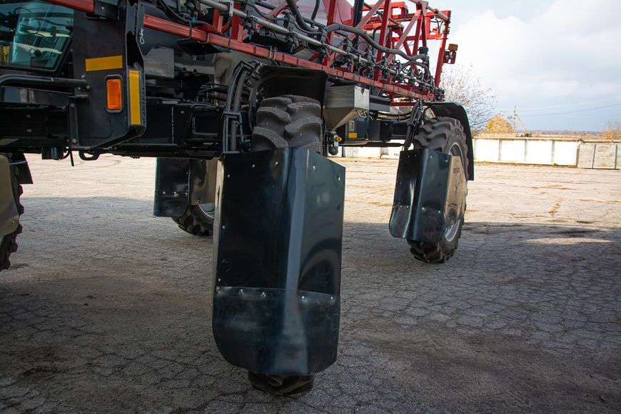 Защитный комплект на опрыскиватель John Deere (рассекатель)  APU4113 фото